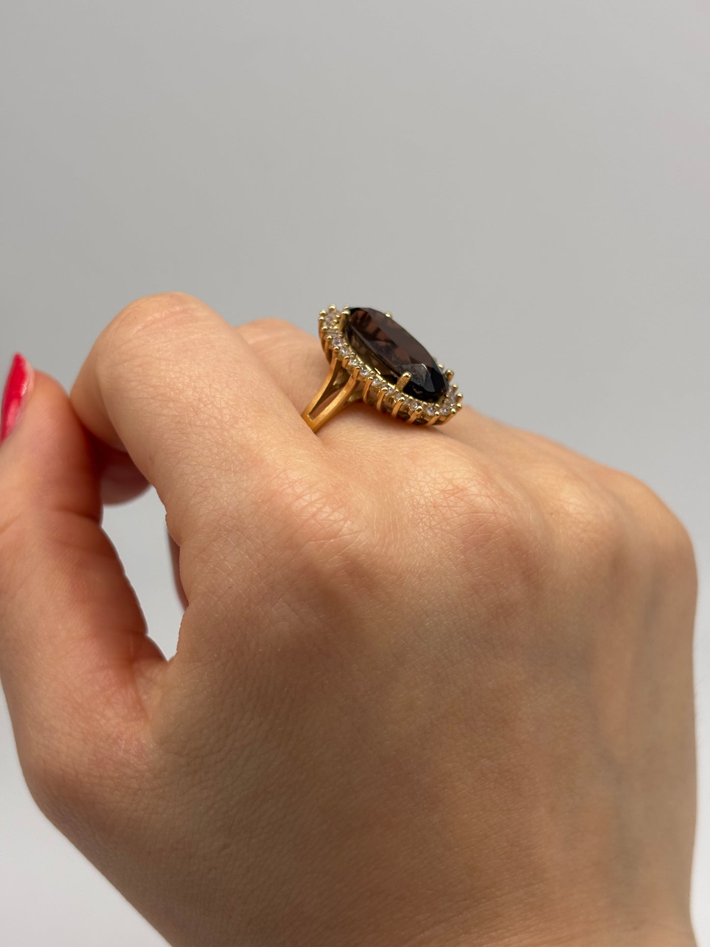 Anillo con Piedra Carmelita Corte Ovalado 14K