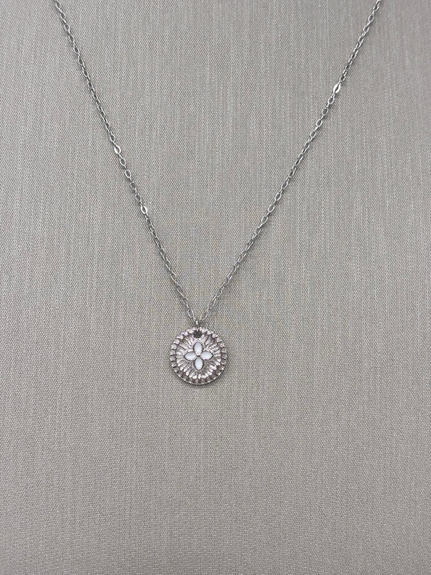 Cadena con Medalla de Flor