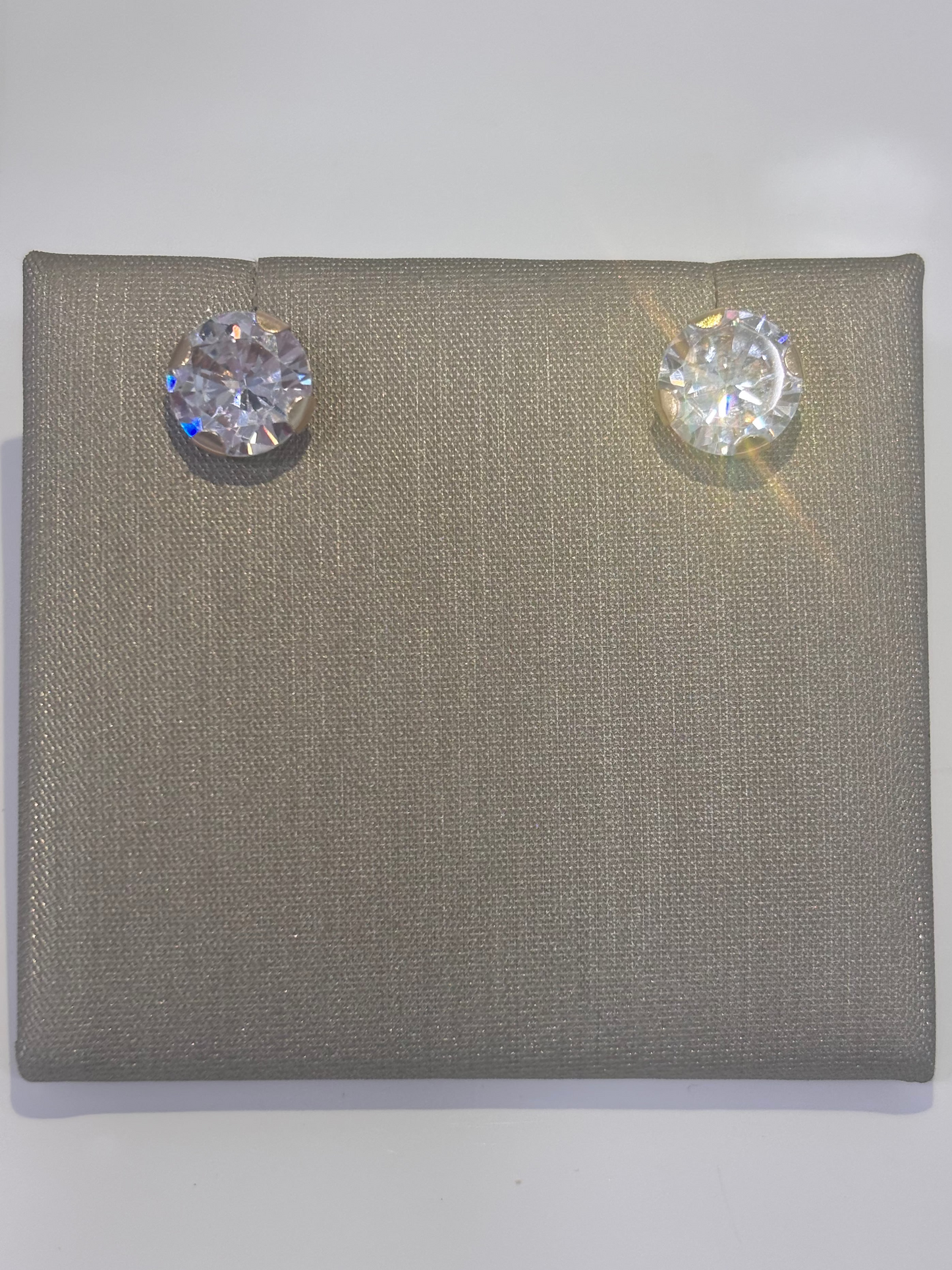 Aretes con Piedra Zirconia (14K)